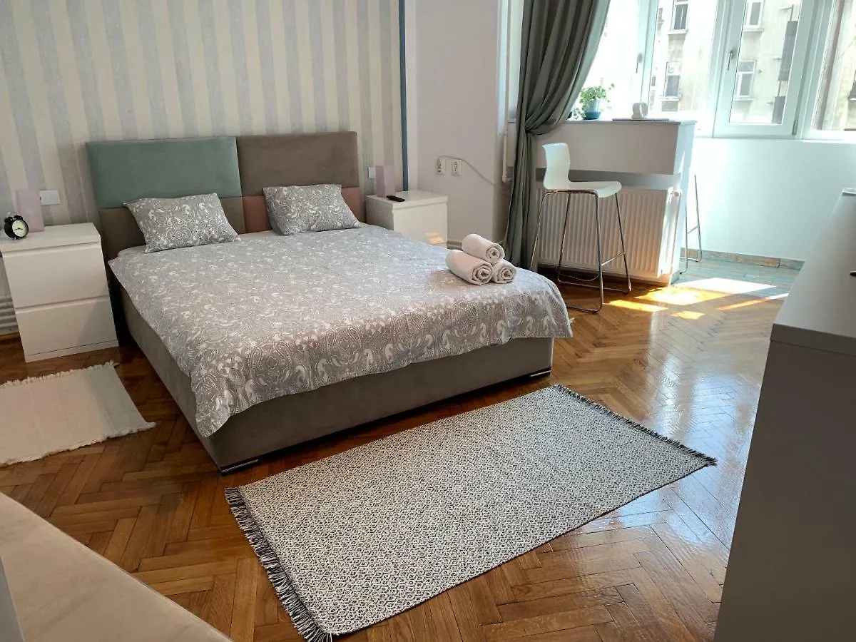 Apartment Marvel Studio Bukarest Rumänien